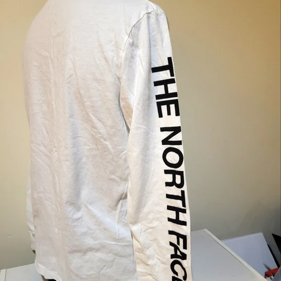 The North Face Sleeve Hit Graphic Tee - Picture 2 of 7